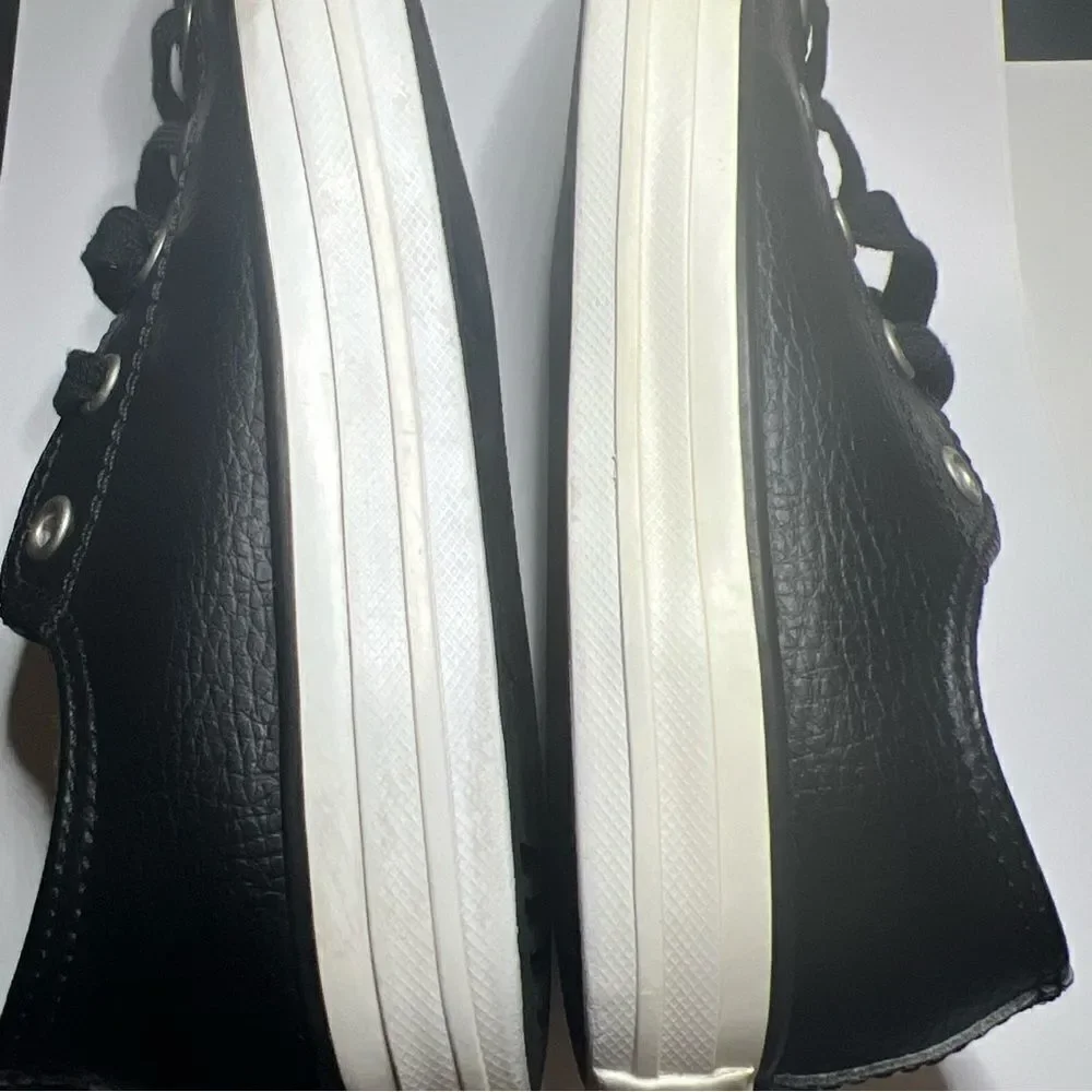 Converse All Star Kids Sz 2 Black Leather Low Top Lace Up Comfort Casual Sneaker